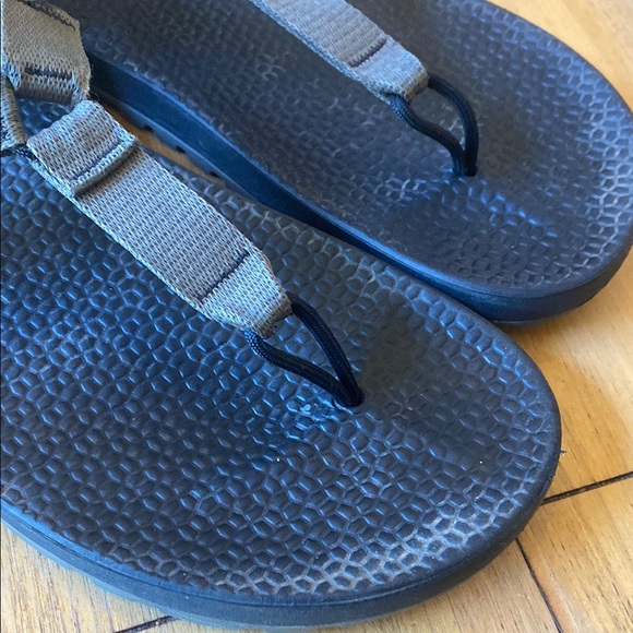 Bedrock Vibram Hiking Sandals size 12 Men, 13 women gray and black - Picture 2 of 7